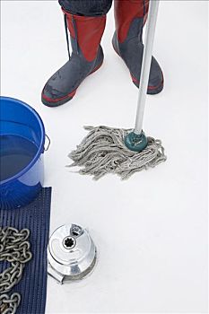 住家保姆每月多少錢？揭秘高效家務(wù)管理的最佳選擇