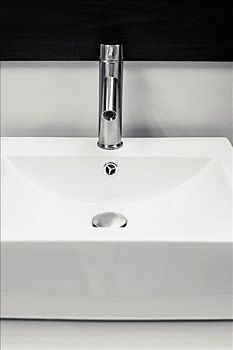 美國保姆多少錢一次？揭秘美國保姆服務(wù)的費(fèi)用與價(jià)值