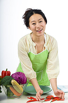 找做飯住家保姆多少錢？了解這些費(fèi)用，讓你省心又省錢！