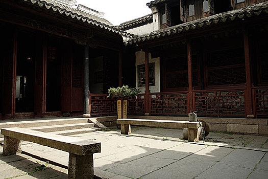 綿陽住家保姆多少錢？您需要了解的全方位信息！