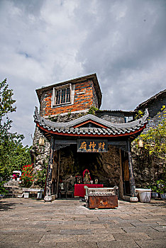 做家務(wù)阿姨工資多少？揭秘行業(yè)內(nèi)幕與薪資走勢