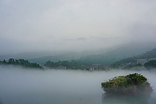 住家月嫂什么都做，服務(wù)全面，價格透明，帶給您舒適安心的產(chǎn)后護(hù)理體驗(yàn)