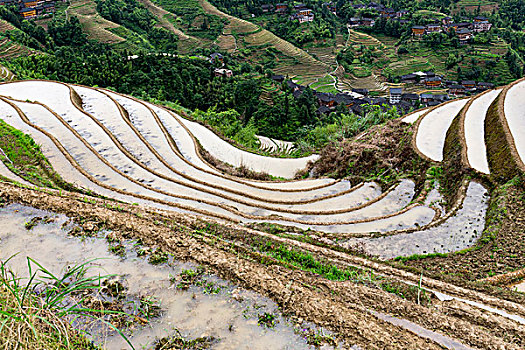 綿竹住家保姆價(jià)格多少錢？了解住家保姆服務(wù)的全面費(fèi)用與選擇