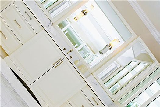 蚌埠保姆價(jià)格是多少？讓你輕松了解聘請保姆的費(fèi)用與選擇技巧