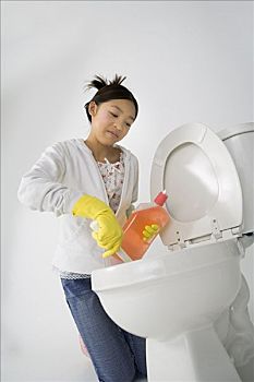 溫江保姆多少錢(qián)一個(gè)月？了解不同選擇與價(jià)格區(qū)間