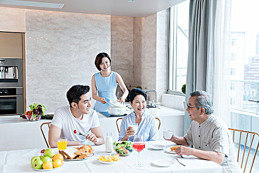 家政保姆春節(jié)費(fèi)用全解析，助你過(guò)個(gè)輕松年