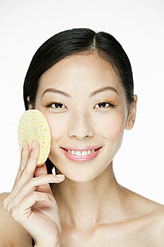 青島陪護(hù)工多少錢？了解青島陪護(hù)行業(yè)的費(fèi)用結(jié)構(gòu)與選擇指南