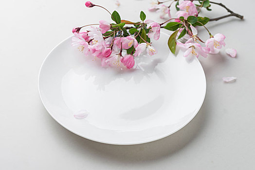 護(hù)工費(fèi)用一日多少錢？為你解答關(guān)于護(hù)工服務(wù)的那些事
