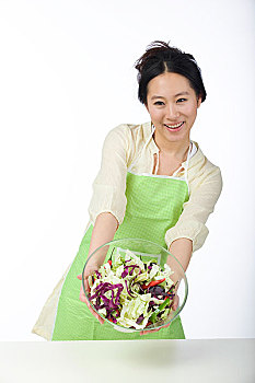 中國(guó)有多少家加盟家政，家政行業(yè)的商機(jī)與未來(lái)