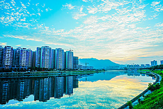 成都住家保姆價格是多少？如何選擇合適的住家保姆？