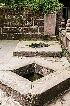 濟(jì)南請(qǐng)保姆多少錢？讓您輕松選擇合適的保姆服務(wù)