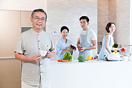 上海請保姆價(jià)格是多少？選擇合適的保姆，提升生活品質(zhì)