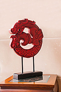 上海住家保姆多少錢(qián)每月？揭秘上海住家保姆市場(chǎng)現(xiàn)狀與費(fèi)用
