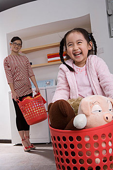 上海請(qǐng)育嬰師多少錢？揭秘高品質(zhì)育嬰服務(wù)的價(jià)值