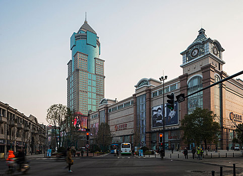 清洗冰箱收費(fèi)價(jià)格多少？了解冰箱清洗市場(chǎng)行情，享受無(wú)憂健康生活