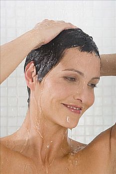 水平根據(jù)生活姆根據(jù)？