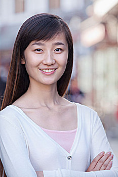 廣州保姆多少錢一個(gè)月？揭秘廣州保姆市場(chǎng)價(jià)格及選擇指南