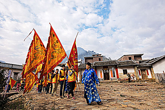 寧波陪保姆價(jià)格多少錢(qián)？為您揭開(kāi)這項(xiàng)服務(wù)的真實(shí)費(fèi)用與選擇技巧！